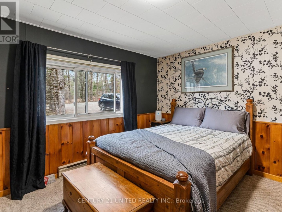 1001 ENGLISH CIRCLE, Tamarack Lake