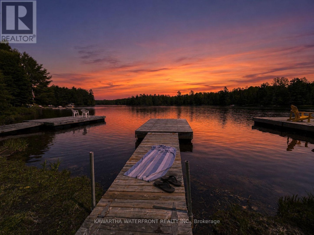 1120 ENGLISH CIRCLE, Tamarack Lake