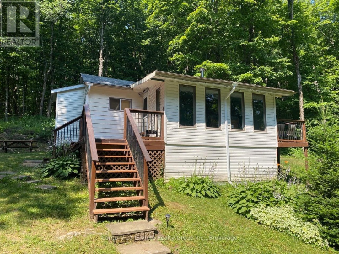 1013 MISKWABI LAKE ROAD, 