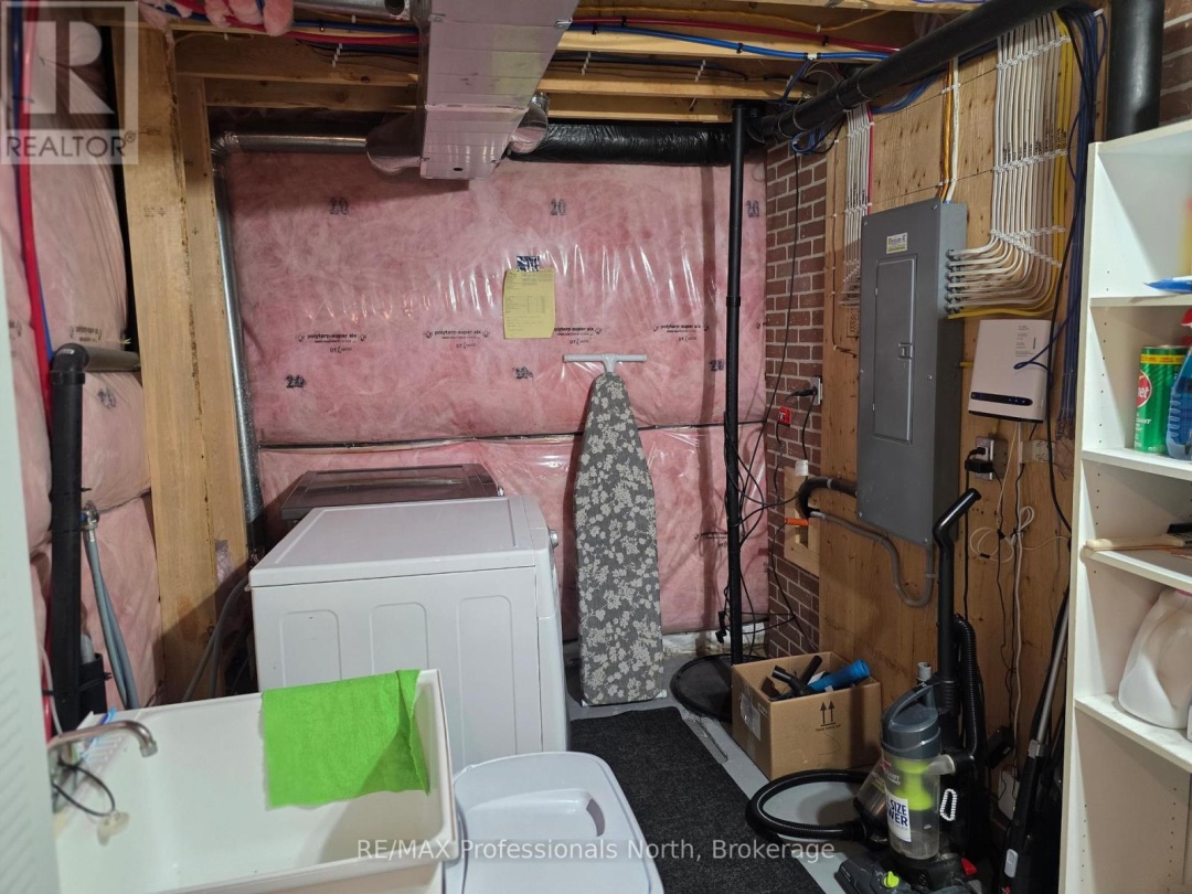 8 SPALDING CRESCENT, Huntsville (Chaffey)