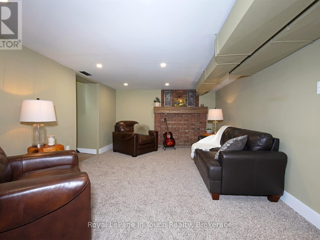 8 CYRIL MARTIN PLACE, 