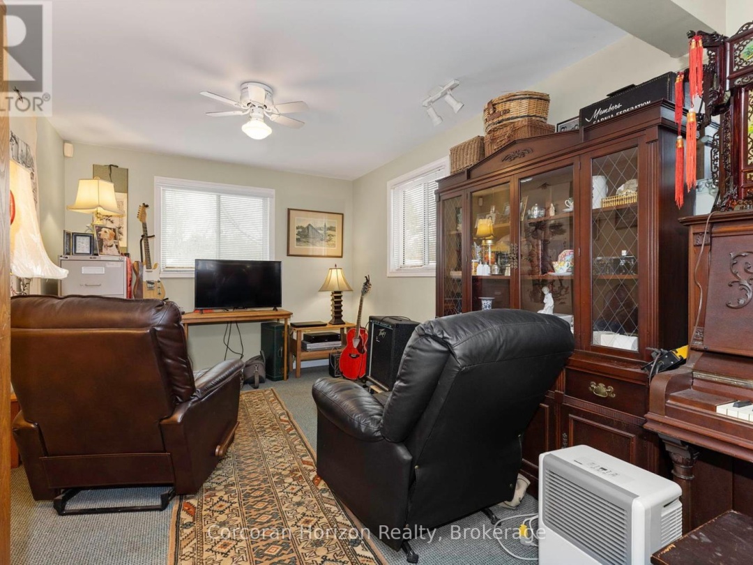 1641 WALKERS POINT ROAD, 