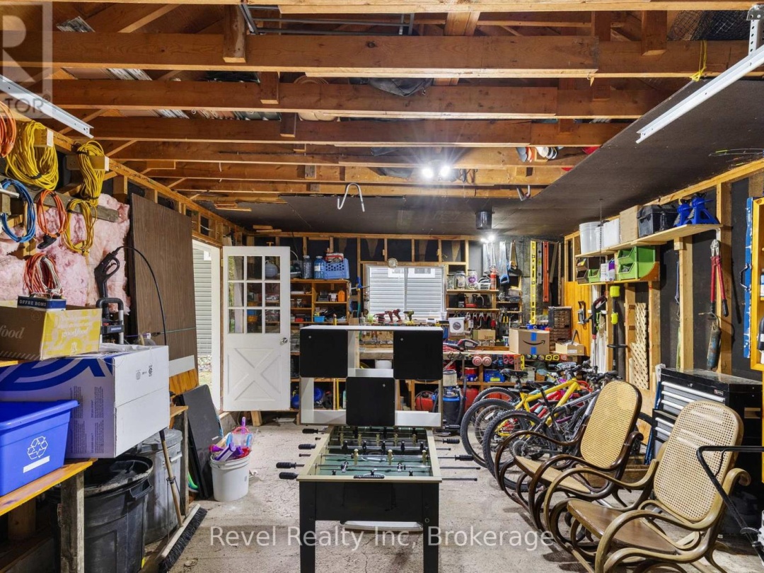 210 BURNETT'S ROAD, Manitouwabing Lake
