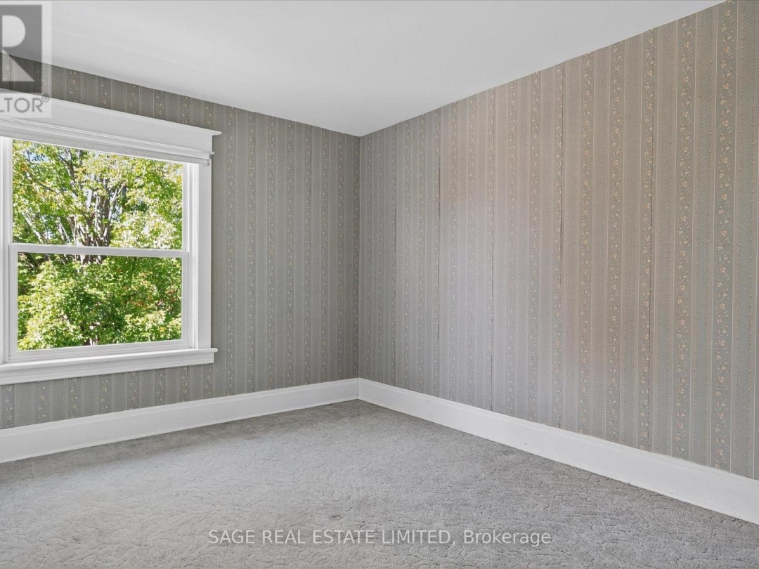 33 JOHN STREET, Kawartha Lakes (Bobcaygeon)