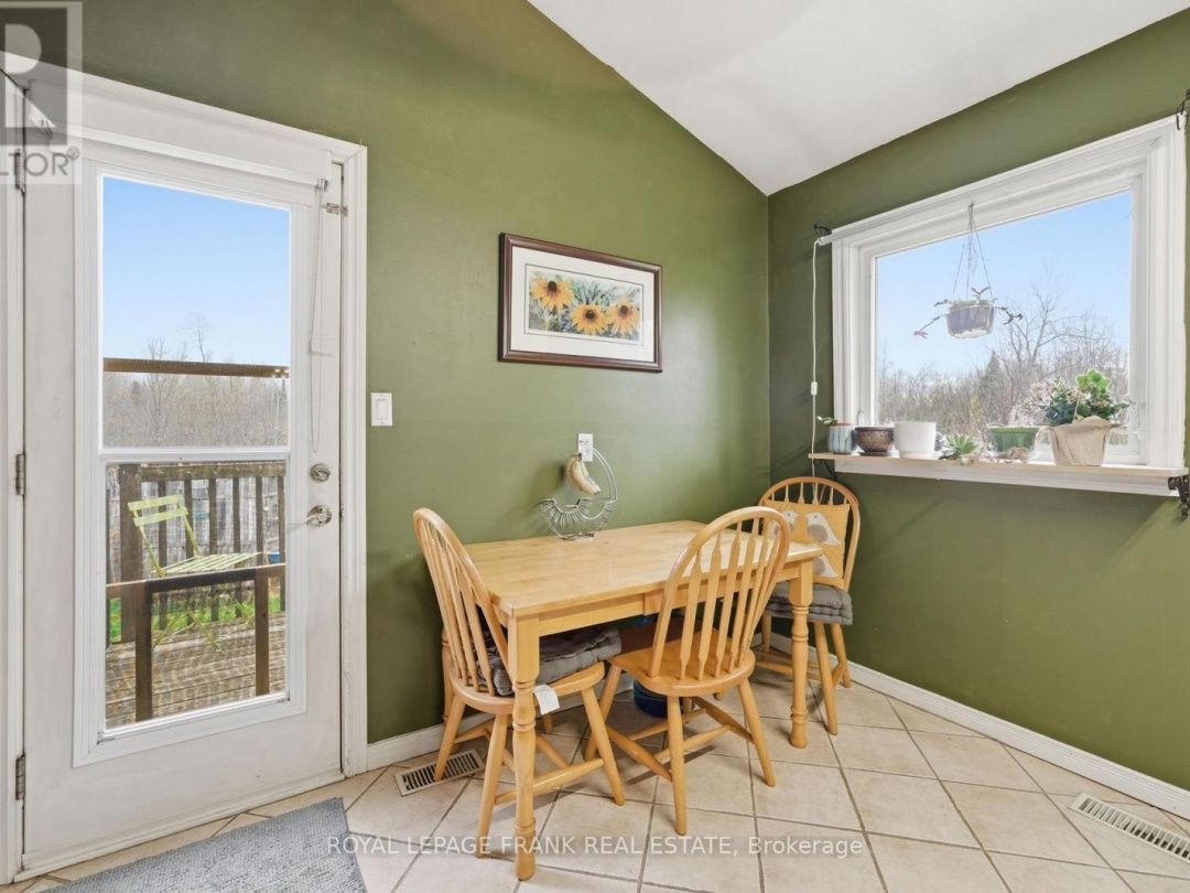 879 LINDEN VALLEY ROAD, Kawartha Lakes (Mariposa)