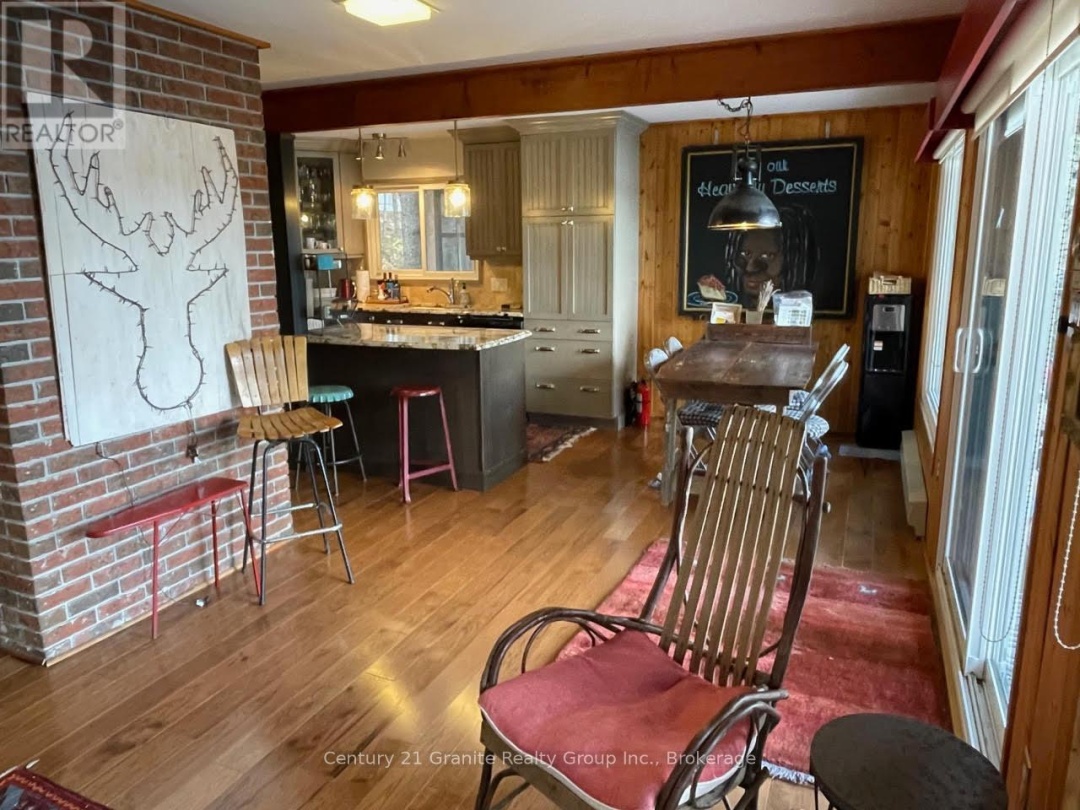 1038 BROKEN PADDLE ROAD, Miskwabi Lake