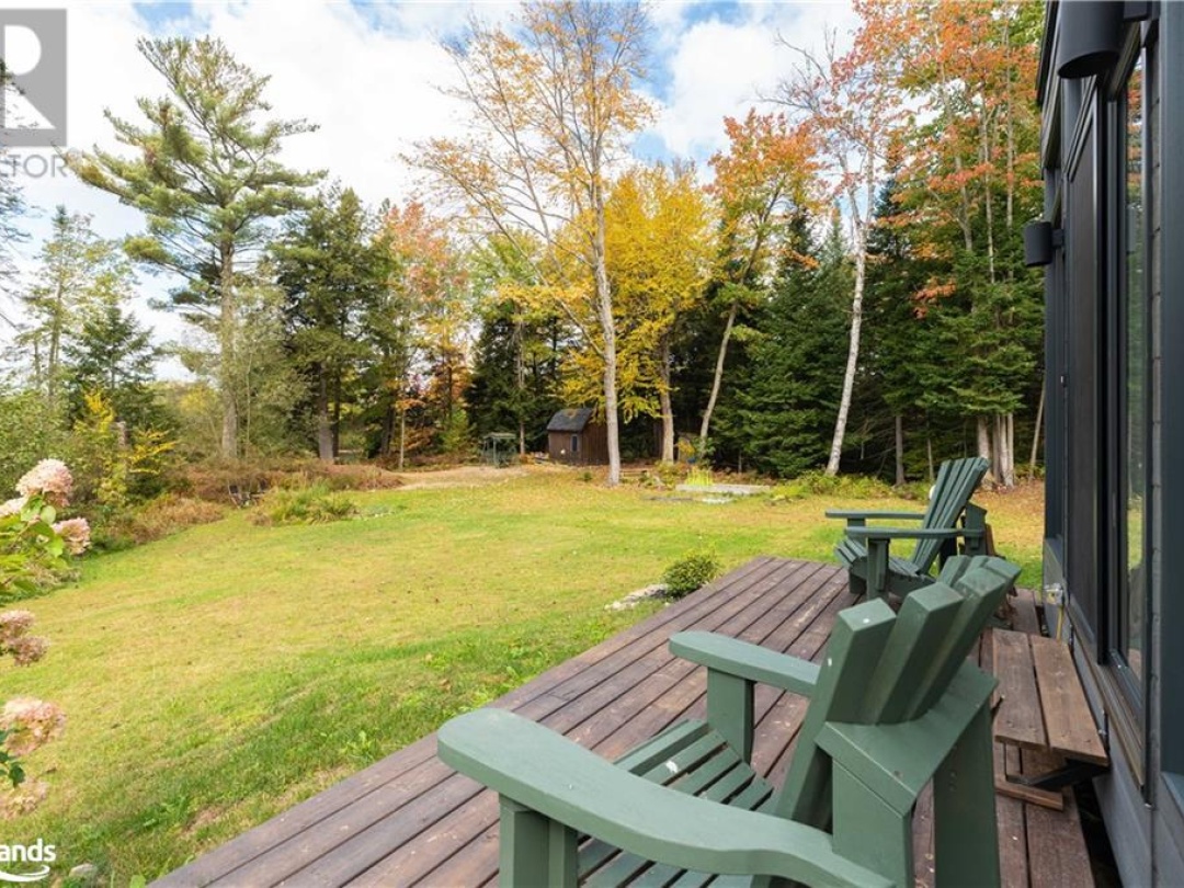 470 Markles Road, Muskoka River