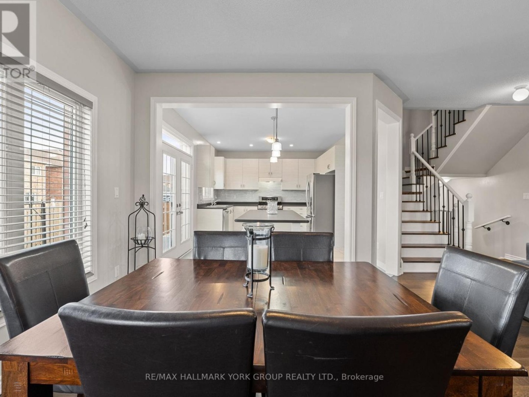 8 POLLOCK AVENUE, Lake Simcoe