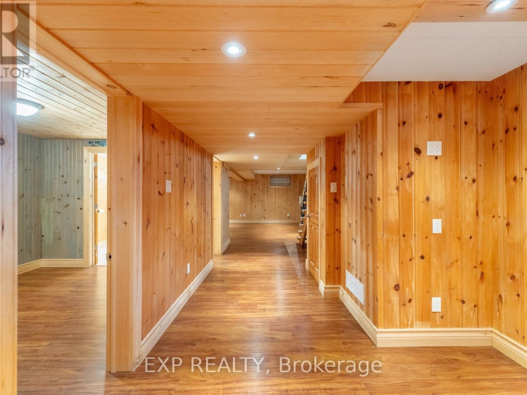201 AVERY POINT ROAD, Dalrymple Lake