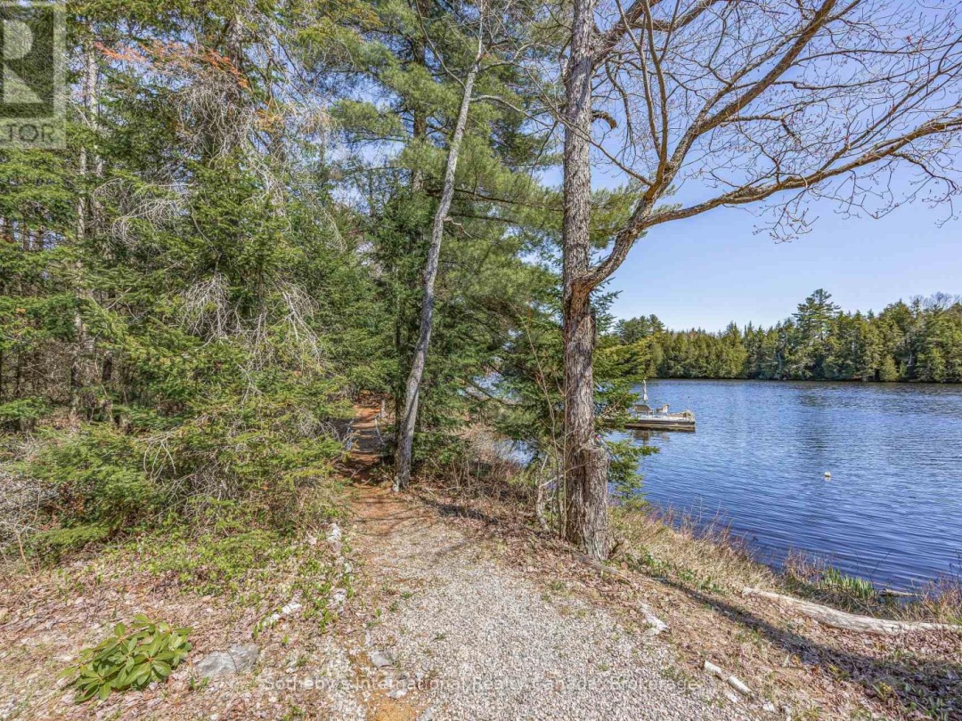 9 PAULS BAY ROAD, Harris Lake
