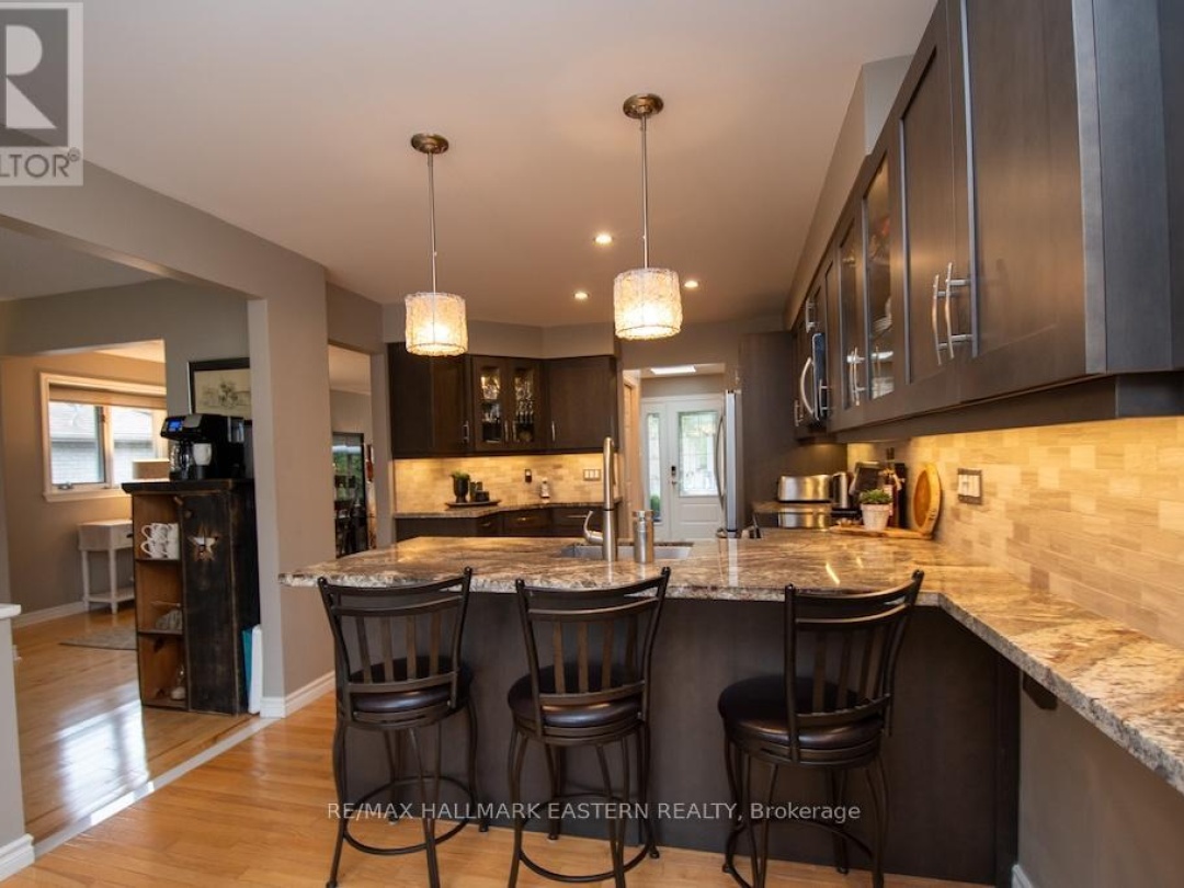 38 PATRICIA PLACE, Kawartha Lakes (Bobcaygeon)