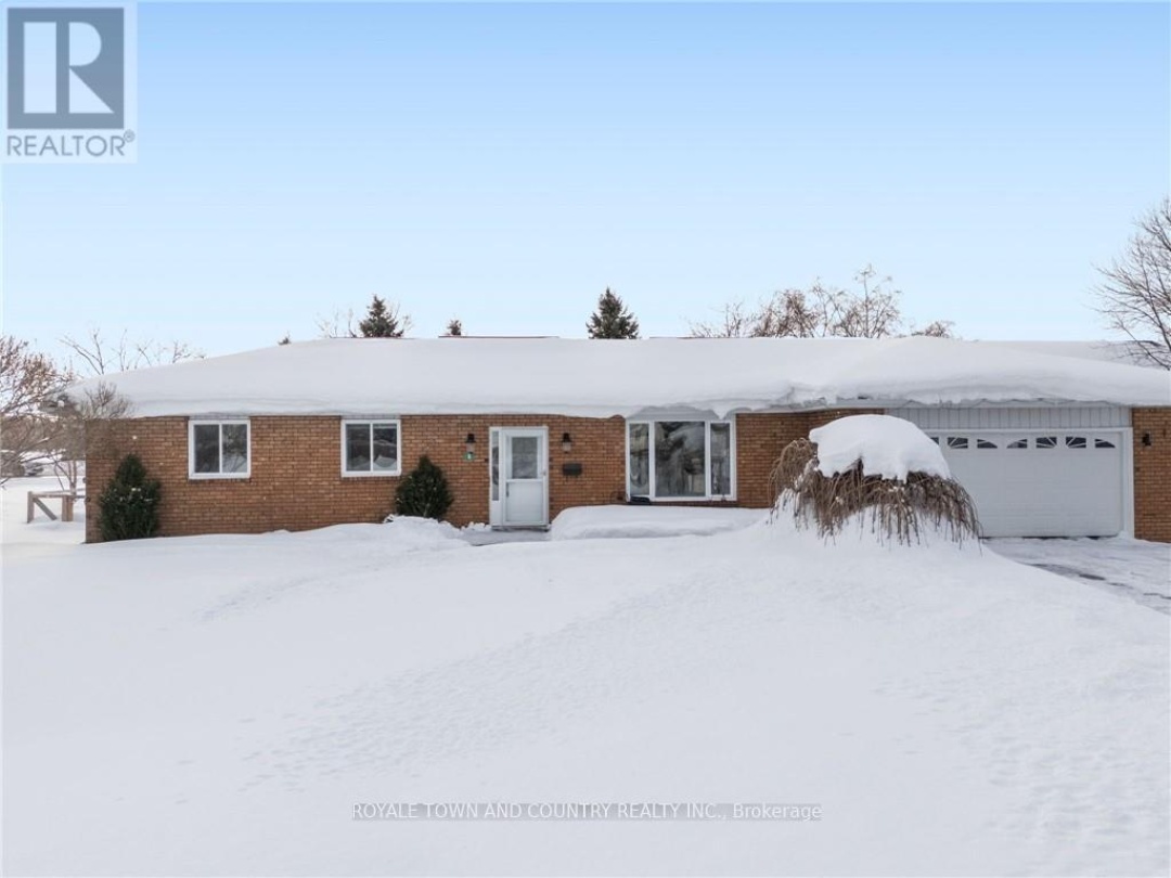 6 Doble Drive, Kawartha Lakes (Oakwood)