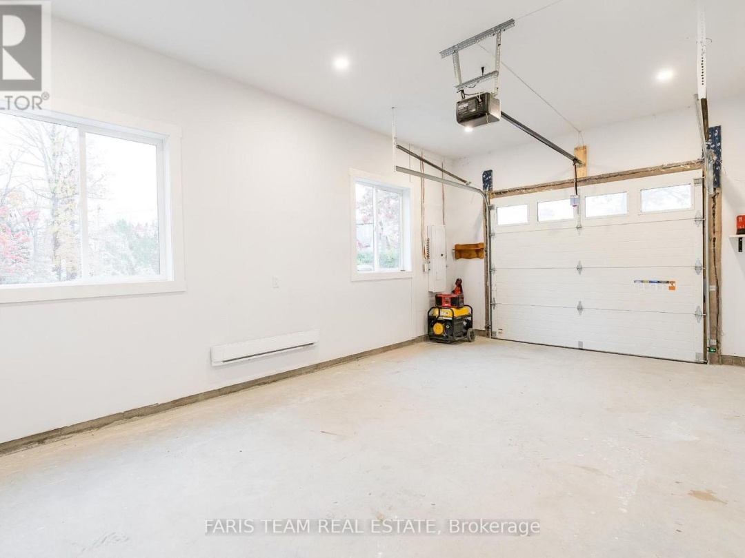 40 PORT SEVERN ROAD N, Georgian Bay (Baxter)
