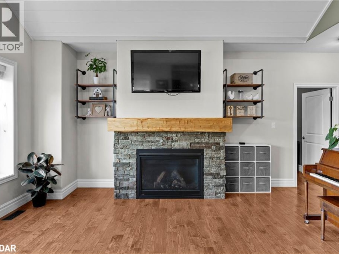 3387 WAINMAN Line, 
