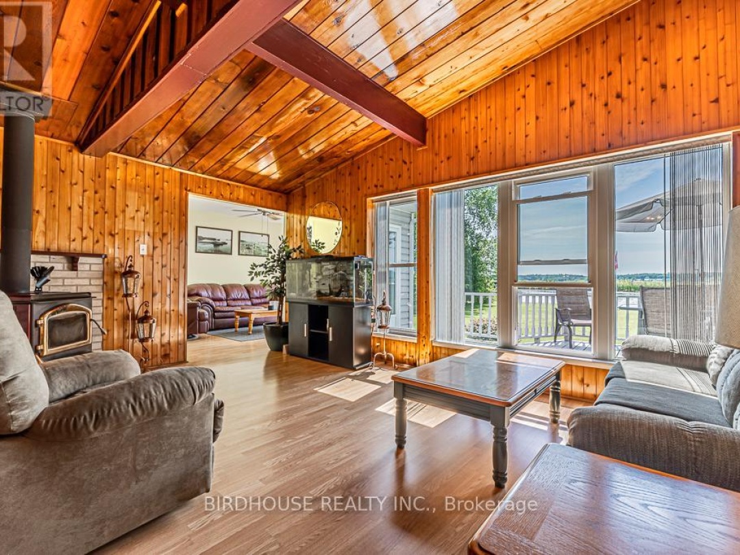 132 FENELON DRIVE, Sturgeon Lake