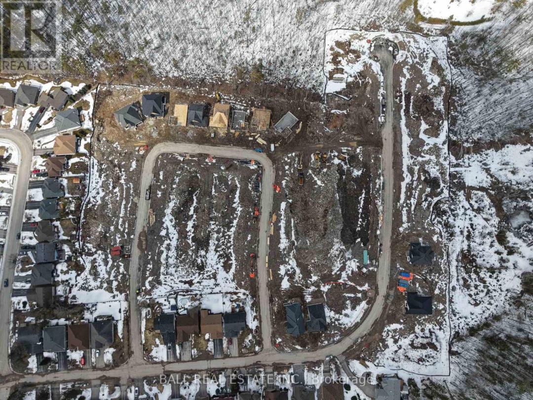 1 HEMLOCK CRESCENT, Kawartha Lakes (Bobcaygeon)