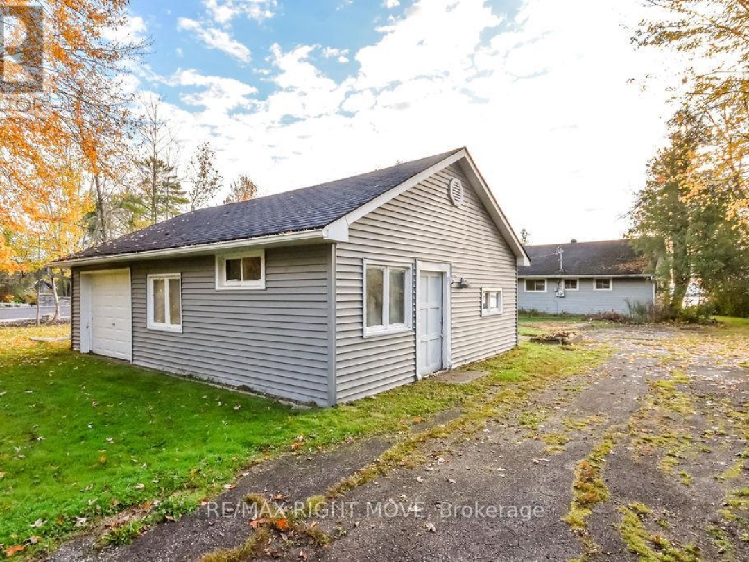 1467 CUNNINGHAM CRESCENT, 