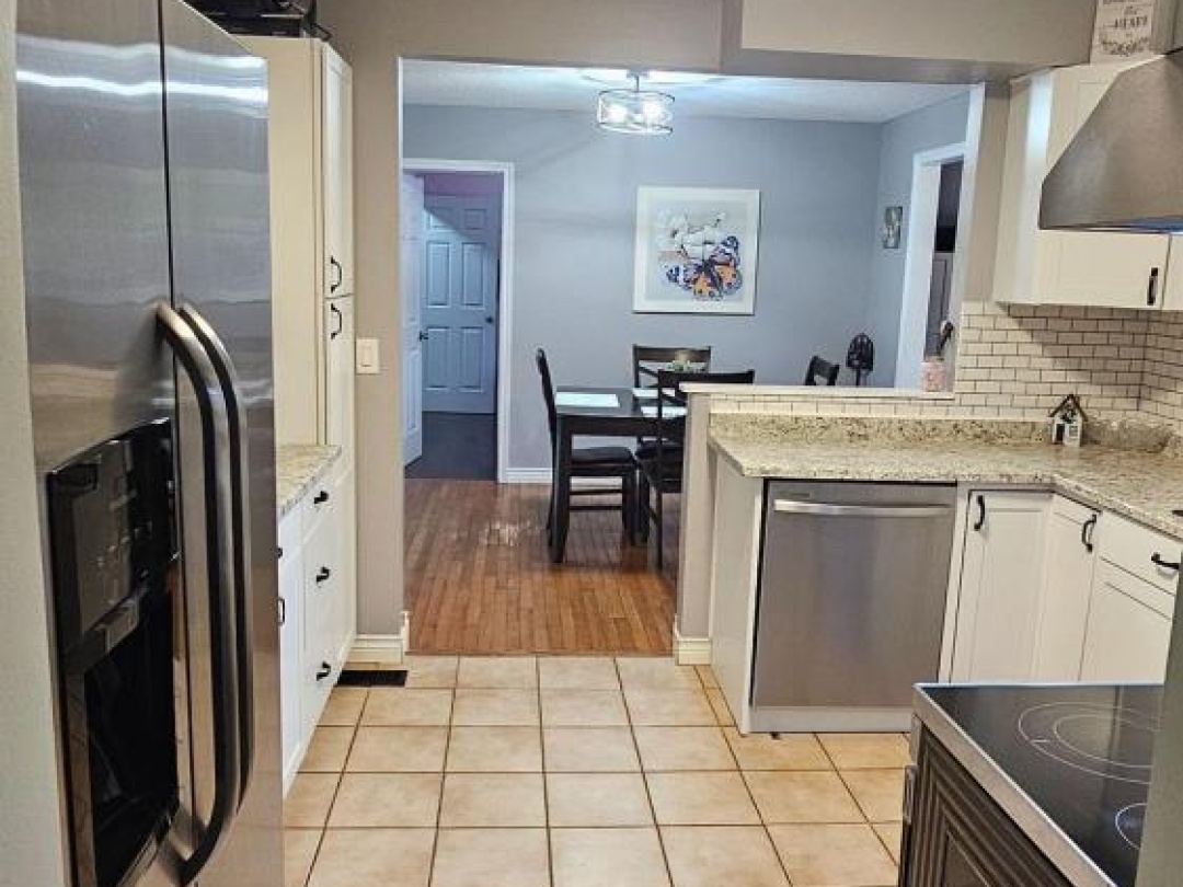 550 MUSKOKA BEACH ROAD, 