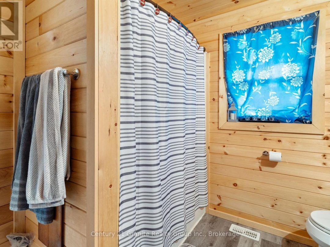 10498 HIGHWAY 118, Algonquin Highlands (Stanhope)