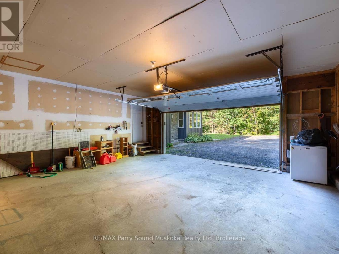 1075 SAWMILL LANE, 