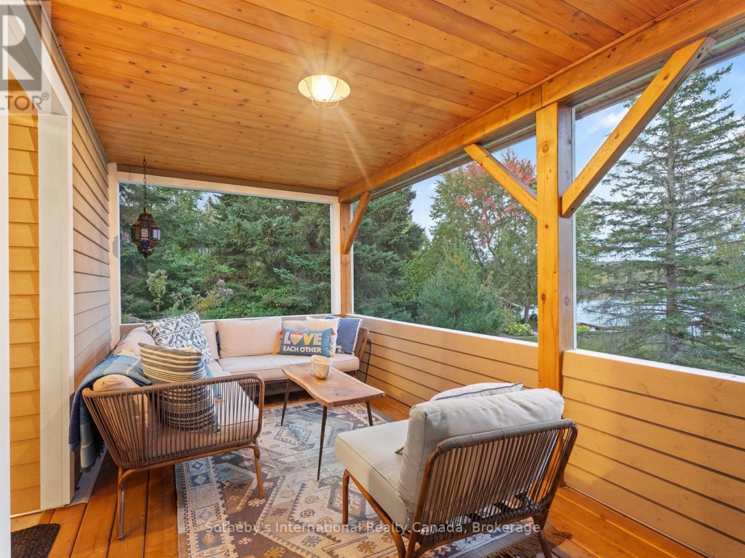 1111 MAPLEHURST DRIVE, Peninsula Lake