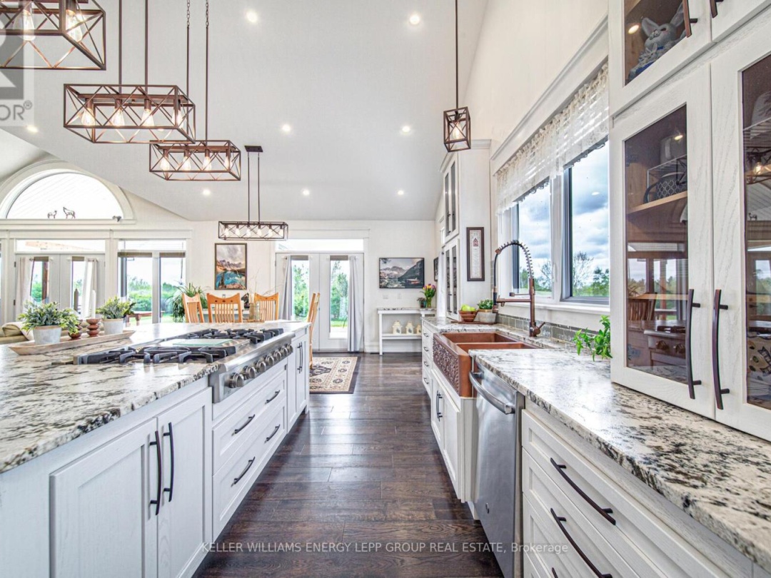 44 Ball Point Road, Kawartha Lakes (Mariposa)