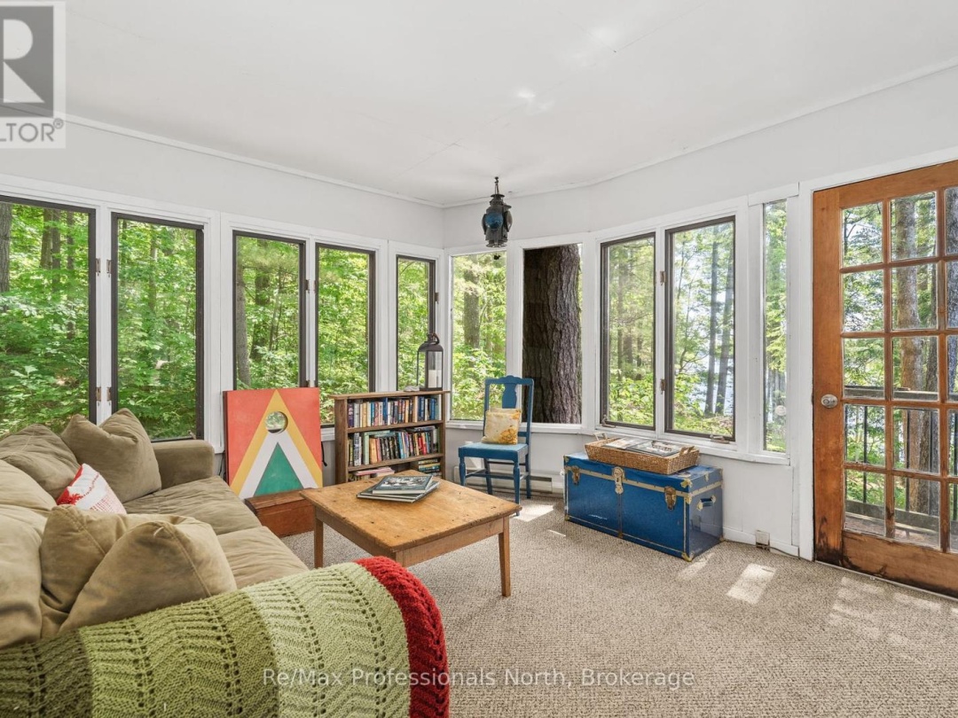 61 ISLAND 26LM ISLAND, 