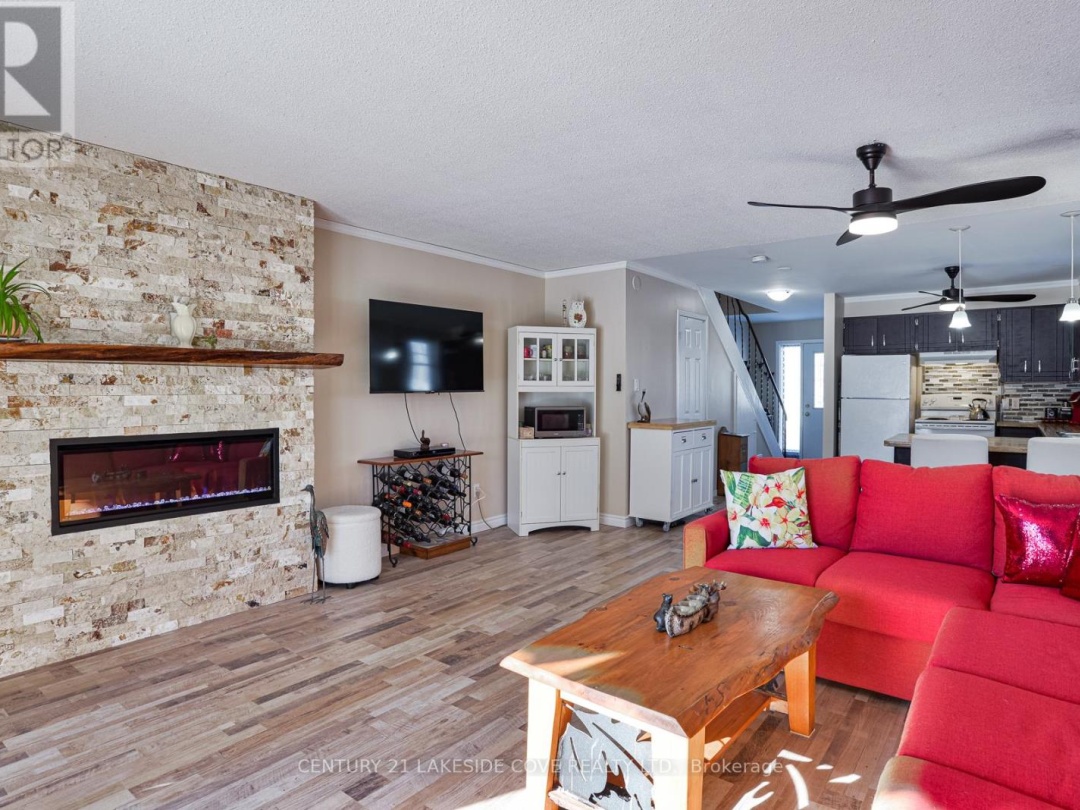 UNIT 27 - 1 PARADISE BOULEVARD S, Lake Simcoe