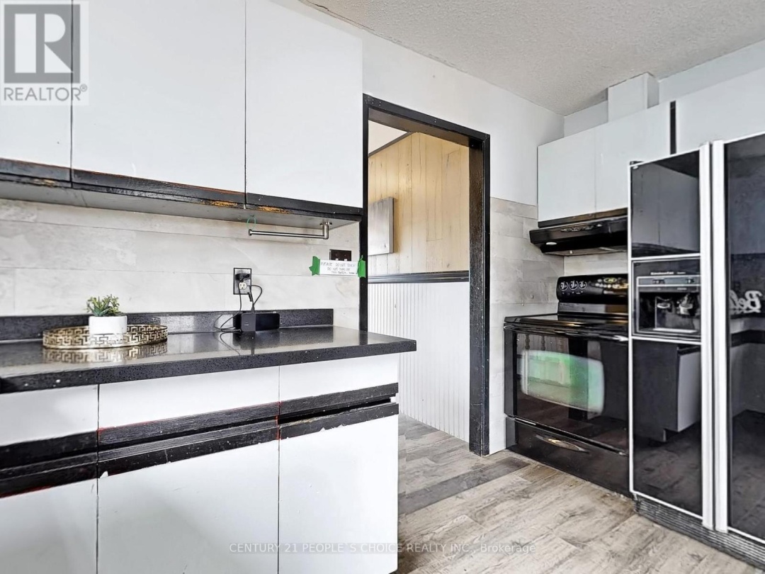 156 MAIN STREET W, 