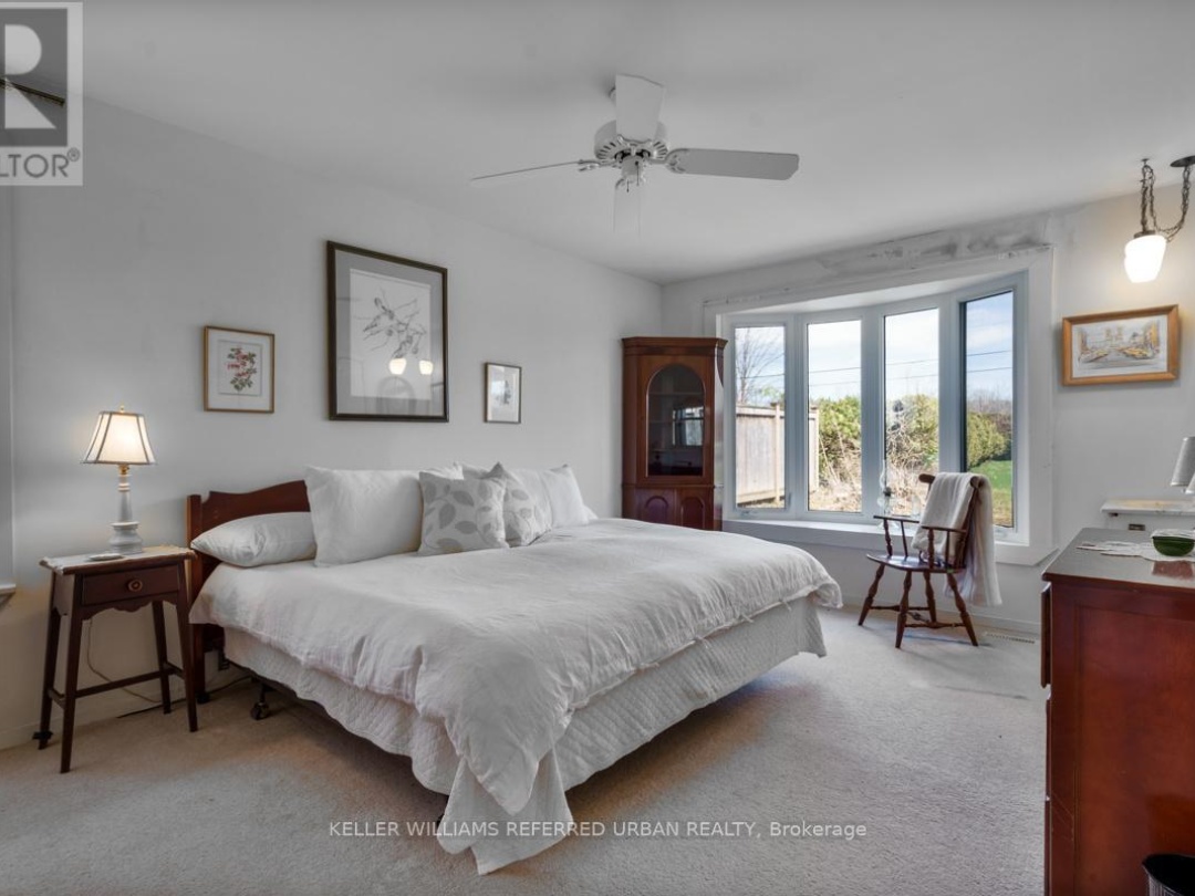 26950 Cedarhurst Beach Road, Lake Simcoe