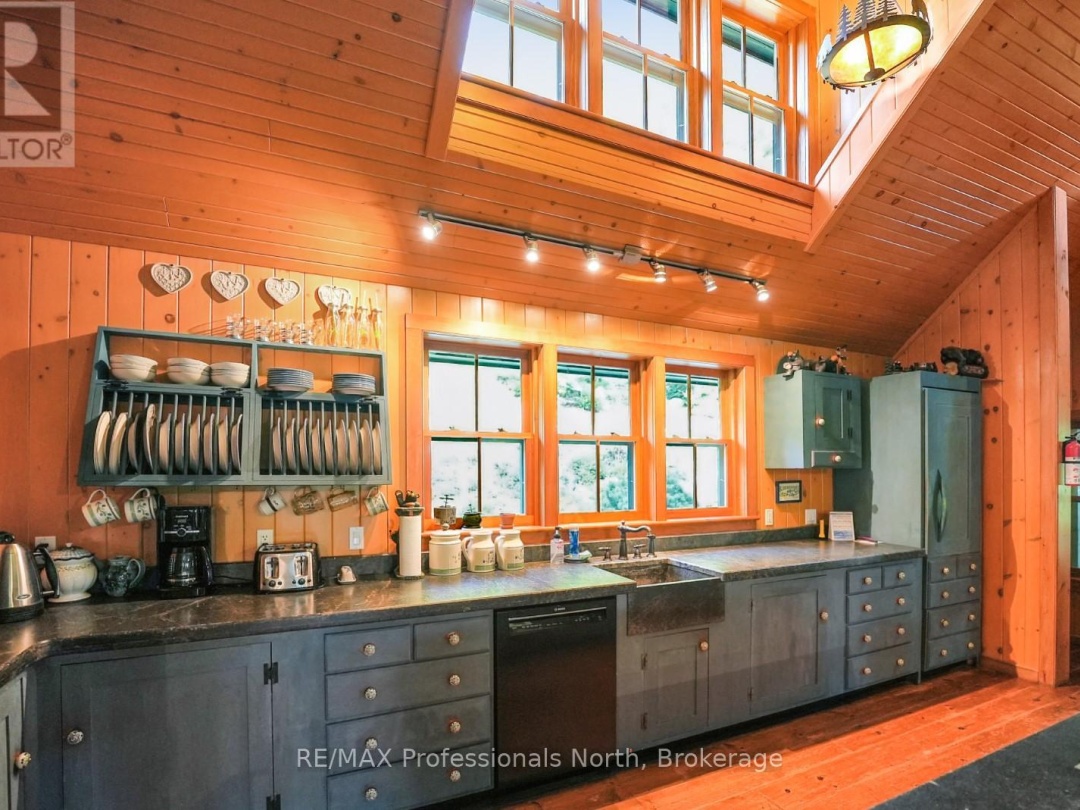 2682 WILKINSON ROAD, Kennisis Lake