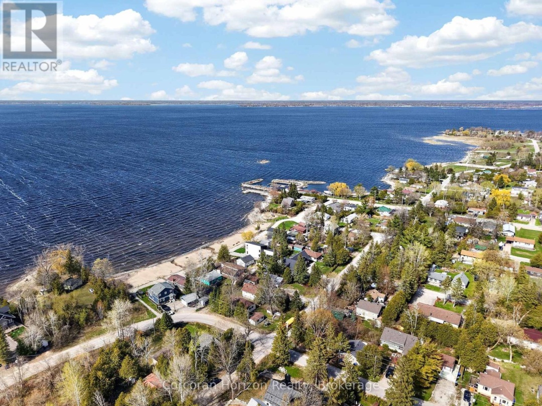 26 WATERSIDE DRIVE, Georgian Bay