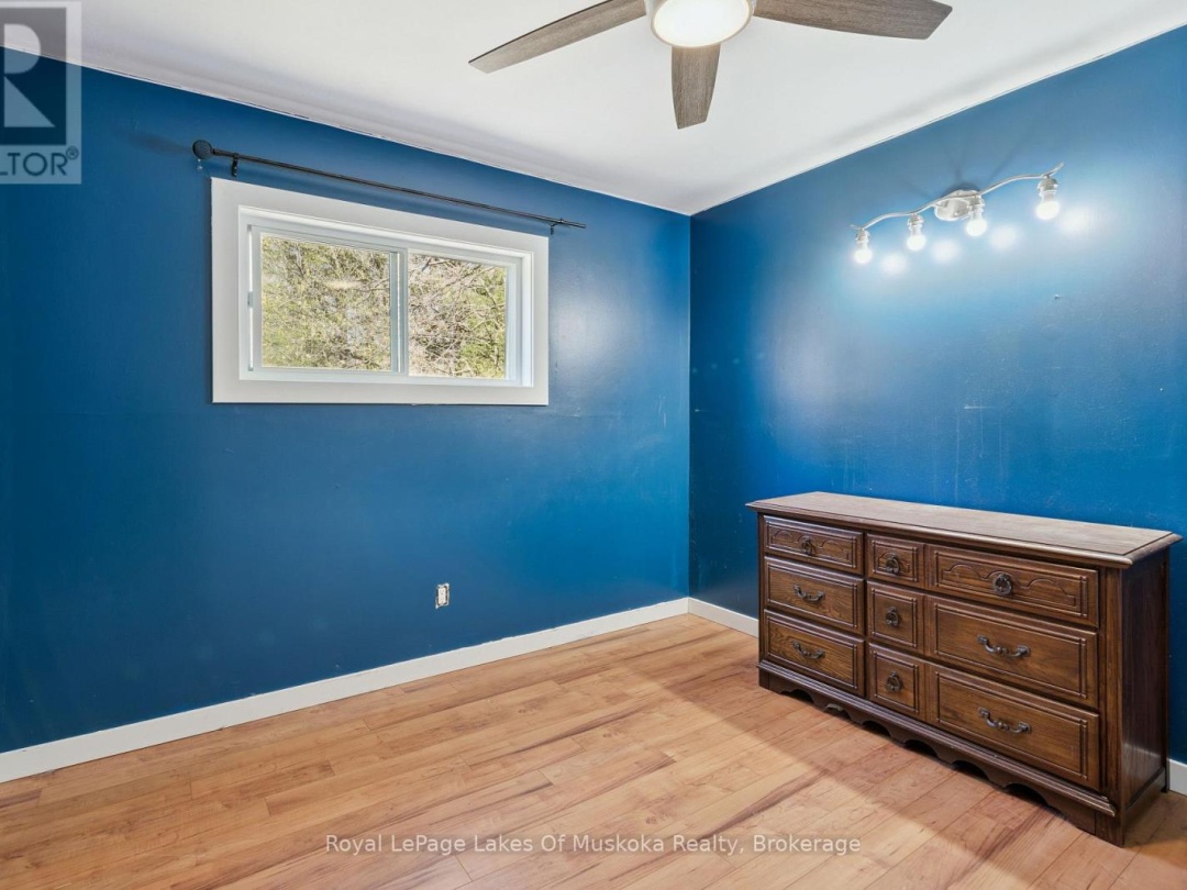 1052 OLD FALKENBURG ROAD, Bracebridge (Macaulay)