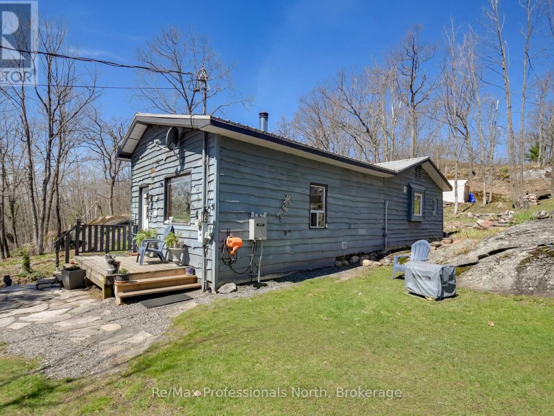 1017 BARLOCHAN ROAD, Muskoka Lakes (Wood (Muskoka Lakes))