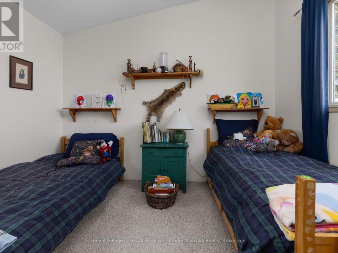 185 WOODLAND TRAIL, Gloucester Pool