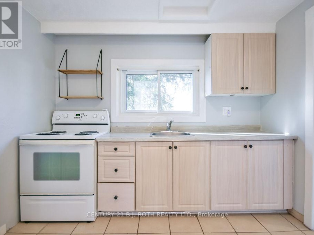 174 BARRIE ROAD, Orillia