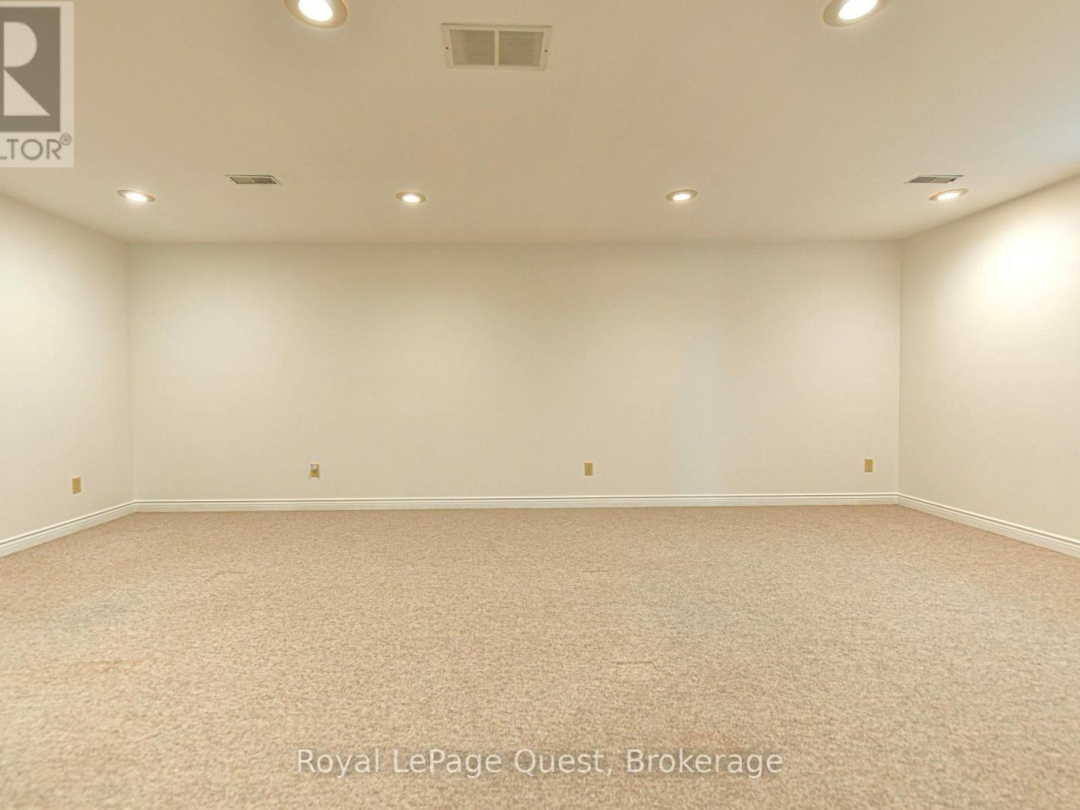 27 HEYDEN AVENUE, Lake Simcoe