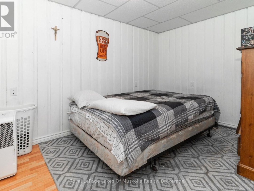 183 SANTAS VILLAGE ROAD, Muskoka River
