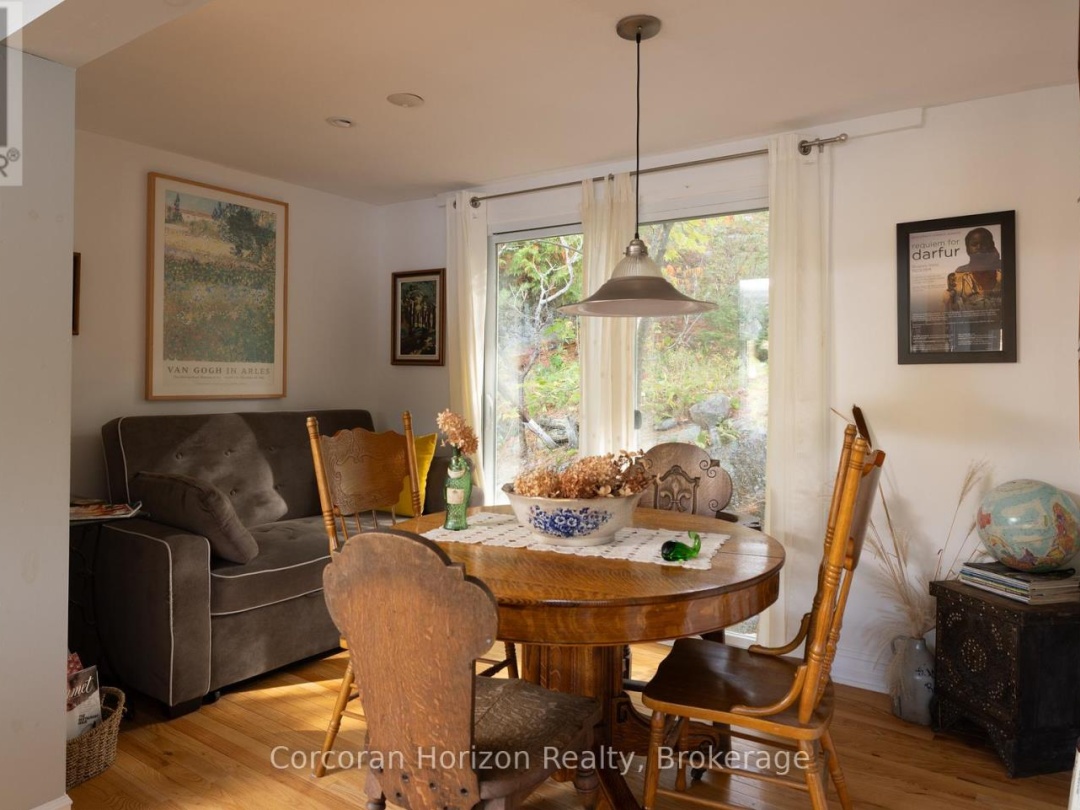 566 HUNGRY BAY ROAD W, Six Mile Lake