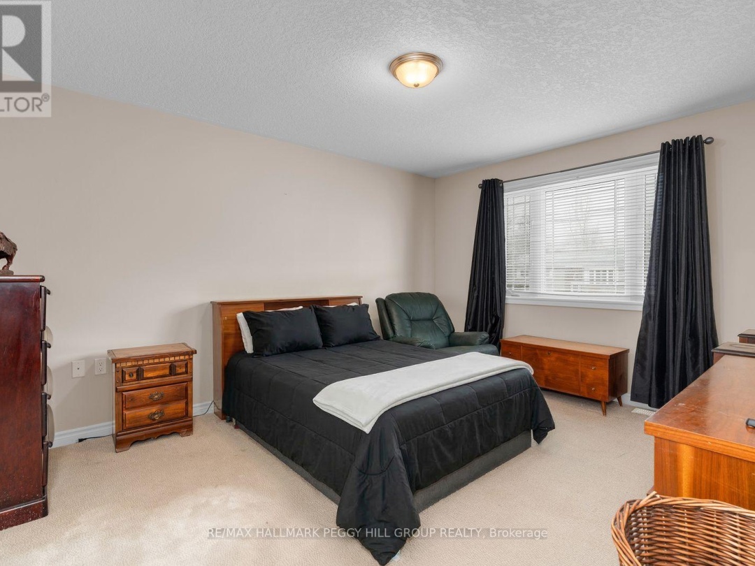 25 BAY STREET, Tay (Victoria Harbour)