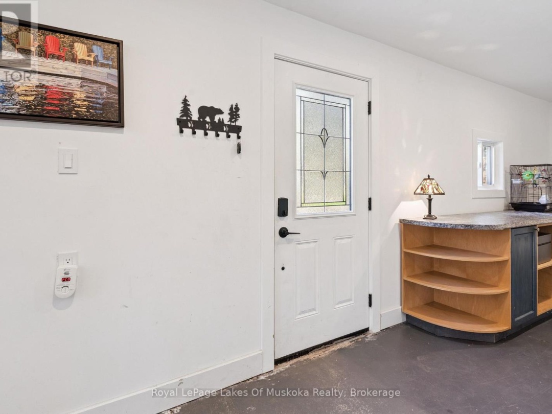 1052 OLD FALKENBURG ROAD, Bracebridge (Macaulay)