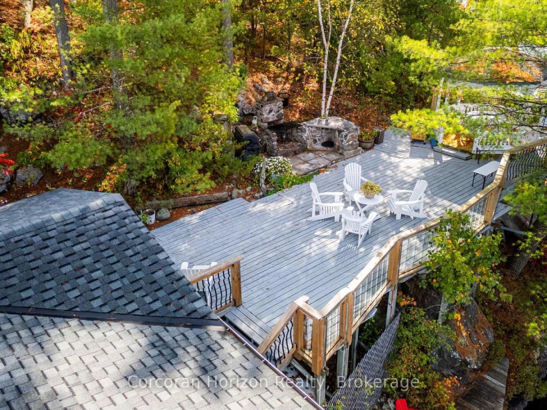 566 HUNGRY BAY ROAD W, Six Mile Lake
