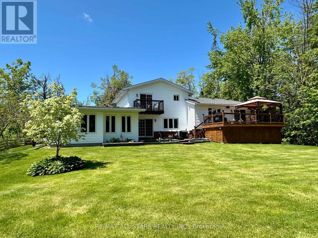 243 WEST STREET, Kawartha Lakes (Bobcaygeon)
