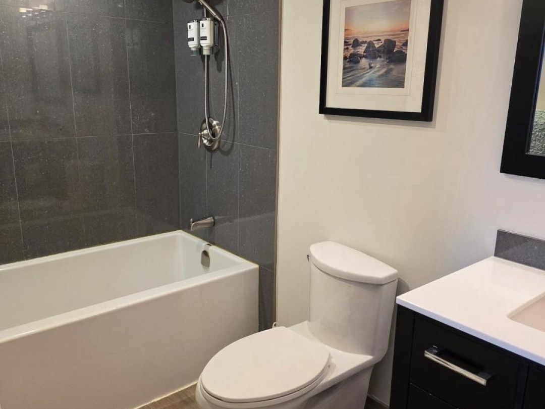 105 - 32 DEERHURST GREENS DRIVE, Peninsula Lake