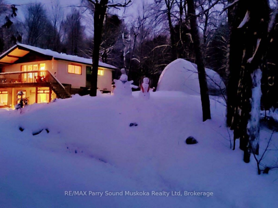 37 LYNBERRY DRIVE, Little Seguin River