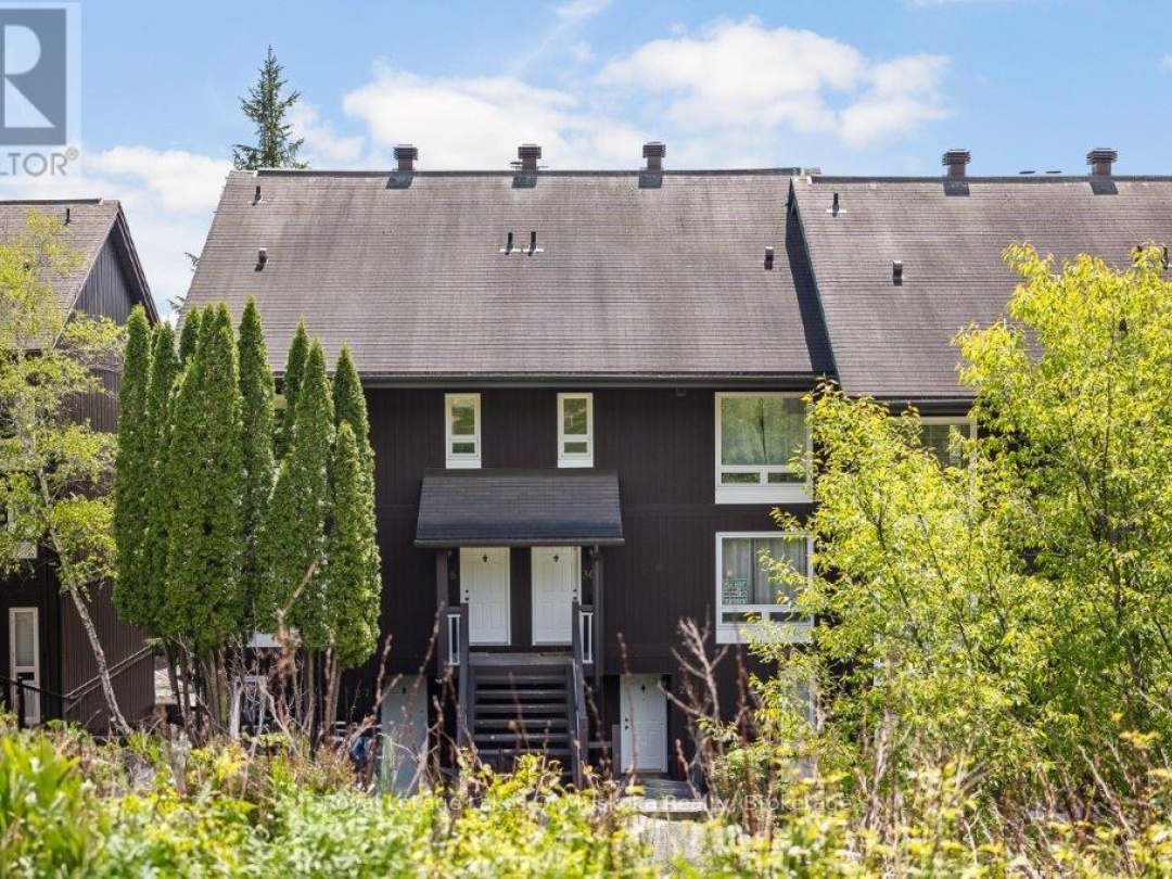 30 TURNER DRIVE, Peninsula Lake
