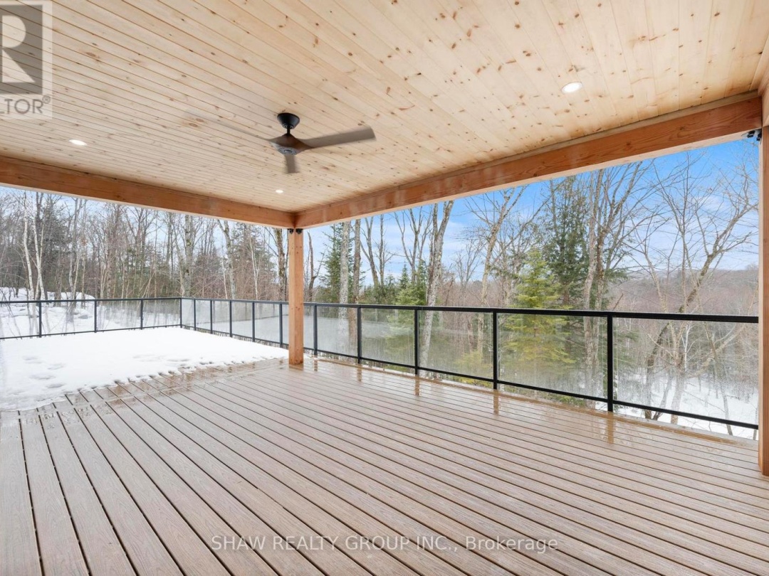 33 GLEN EAGLE COURT, 