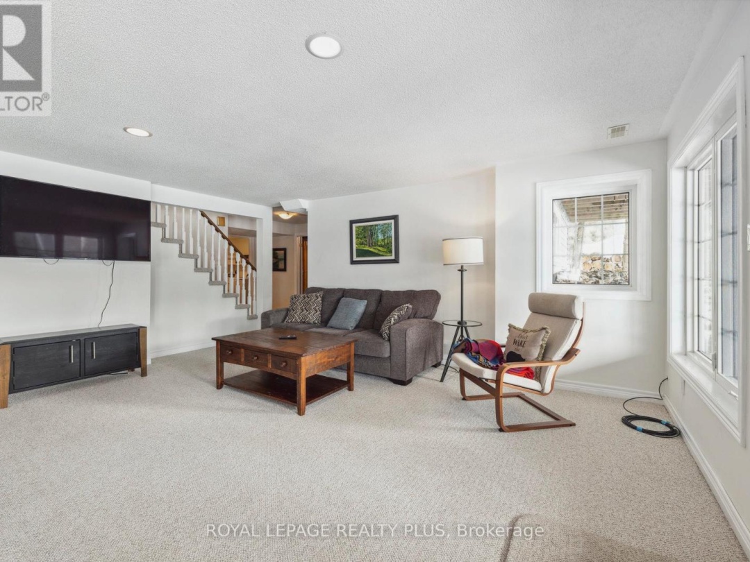 16 BLACK BEAR DRIVE, Burnt River