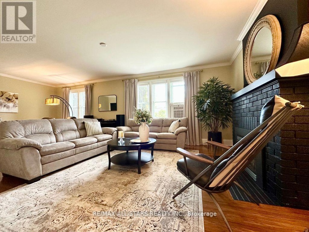 18 JOSEPH STREET, Kawartha Lakes (Bobcaygeon)