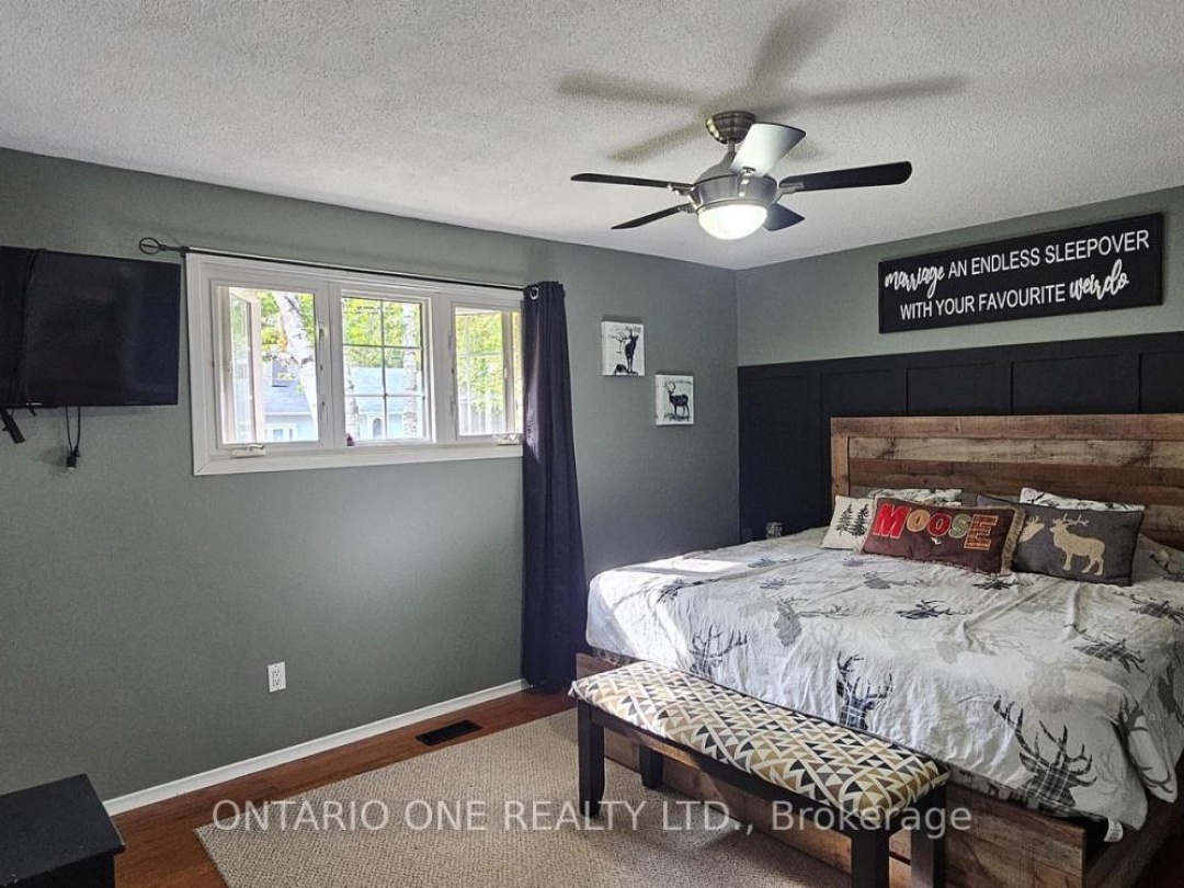 550 MUSKOKA BEACH ROAD, 